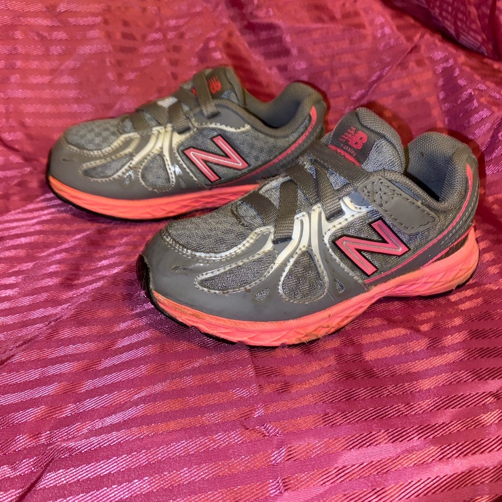 New Balance Kids' Gray and Pink Sneakers size 9